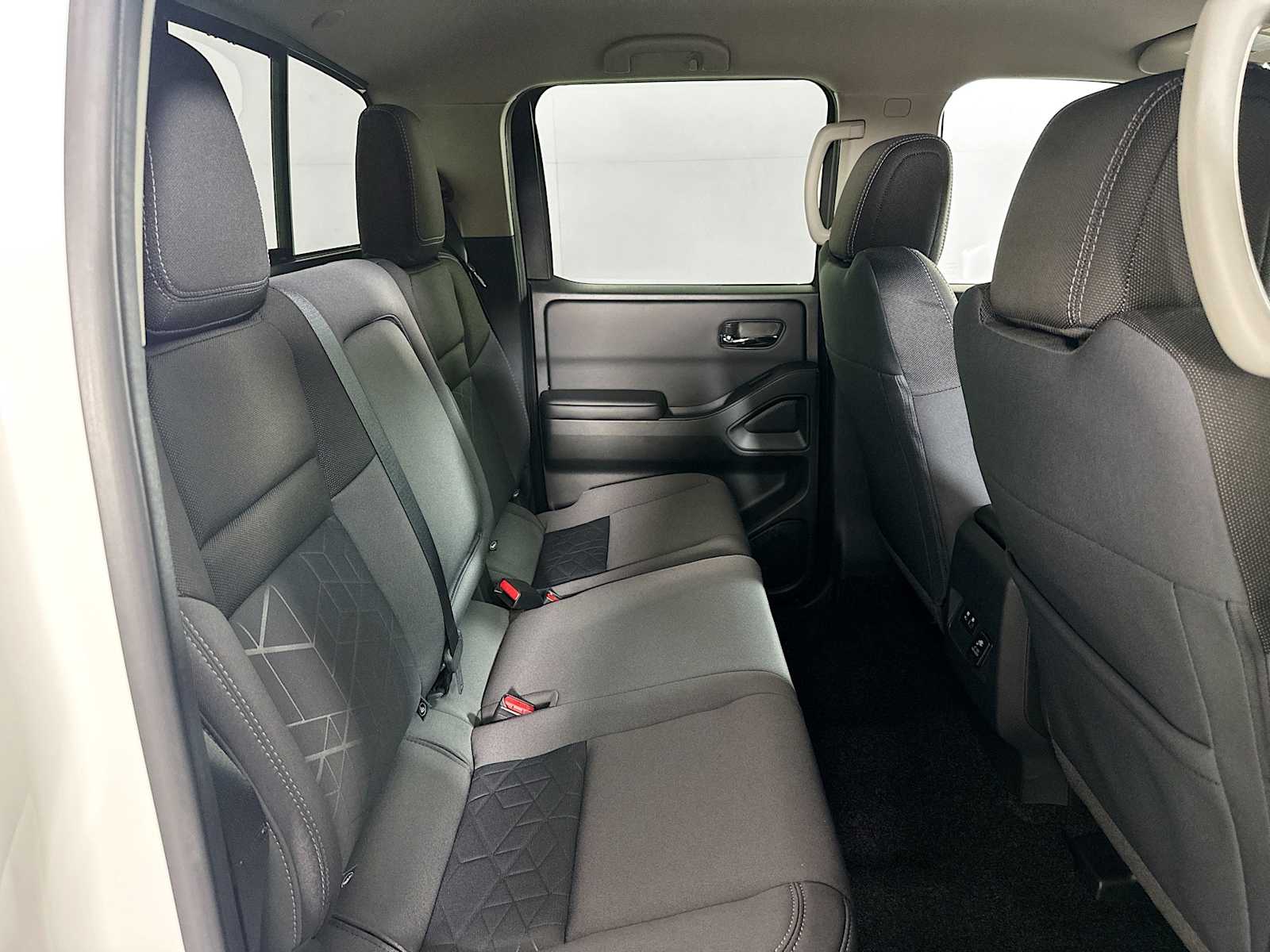 2025 Nissan Frontier SV photo 23