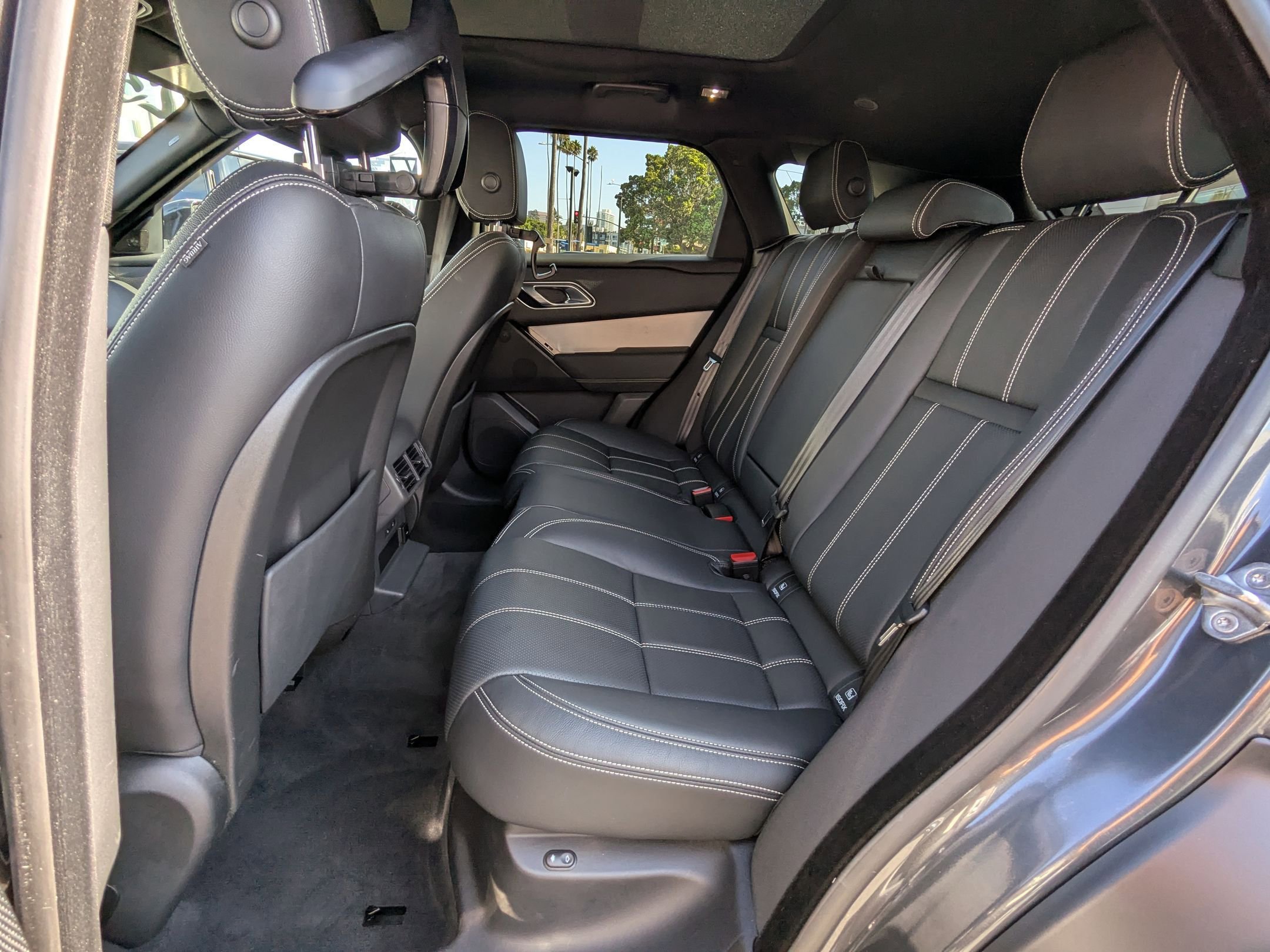 2023 Land Rover Range Rover Velar R-Dynamic S photo 19