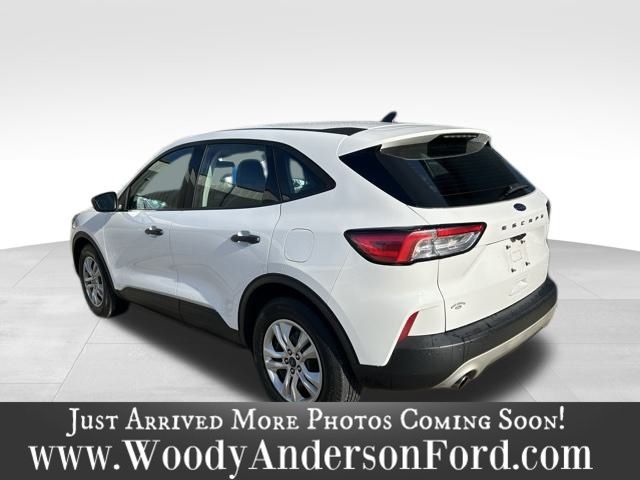 2022 Ford Escape S photo 3