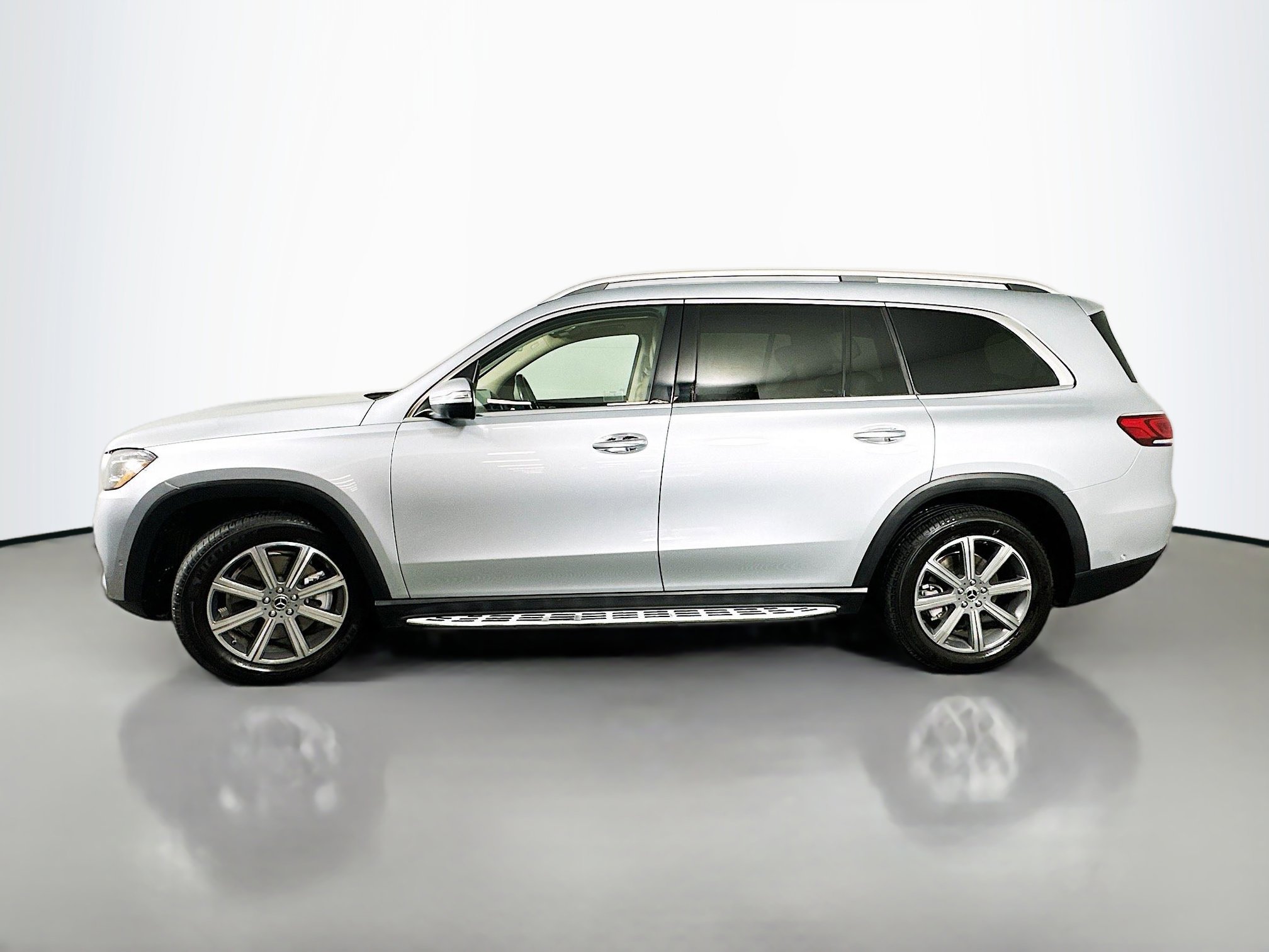 2022 Mercedes Benz GLS 450 4MATIC photo 4