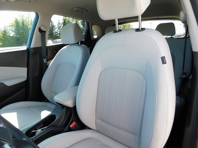 2022 Hyundai Kona SEL photo 13