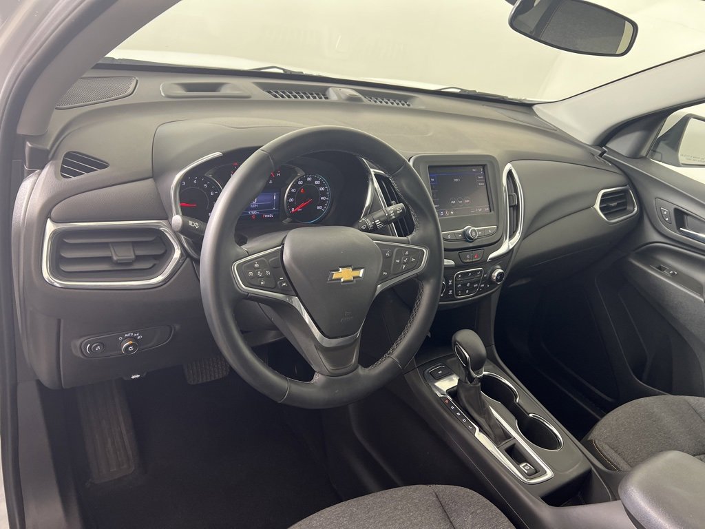 2023 Chevrolet Equinox LT photo 3