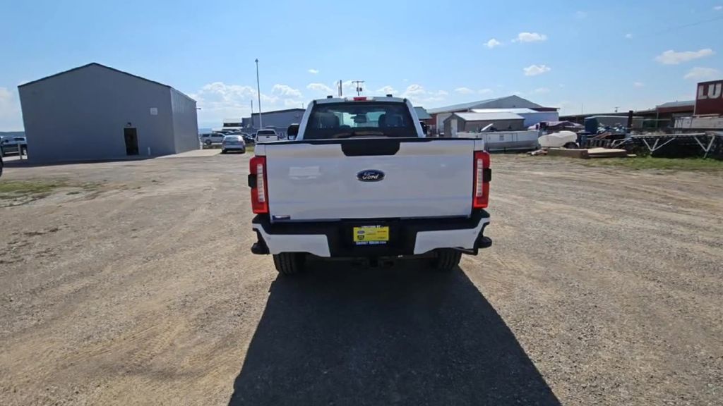 2025 Ford F-350 photo 7