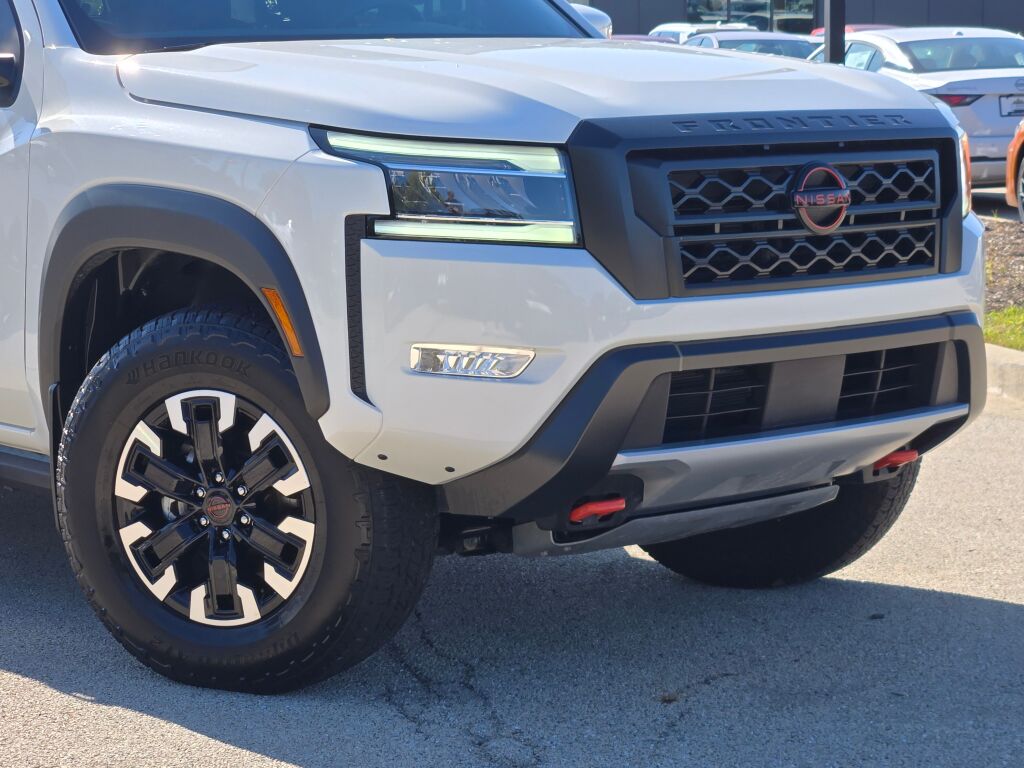 2024 Nissan Frontier PRO-4X photo 2