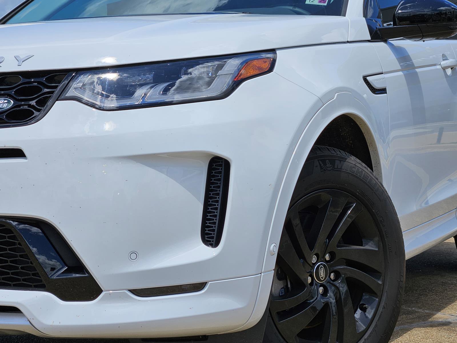 2025 Land Rover Discovery Sport S photo 7