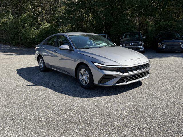 2026 Hyundai Elantra SE's photo