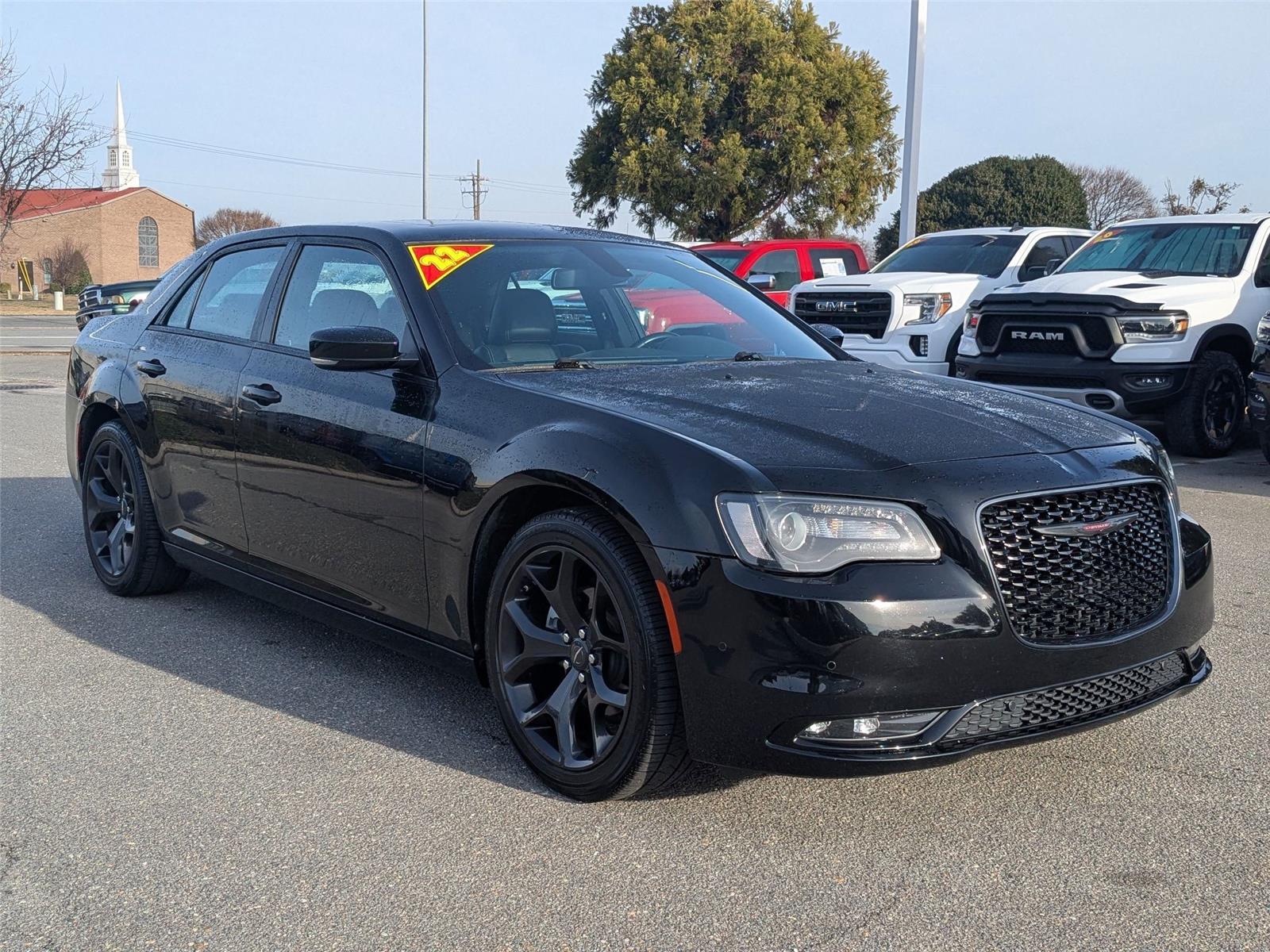 2022 Chrysler 300 photo 3