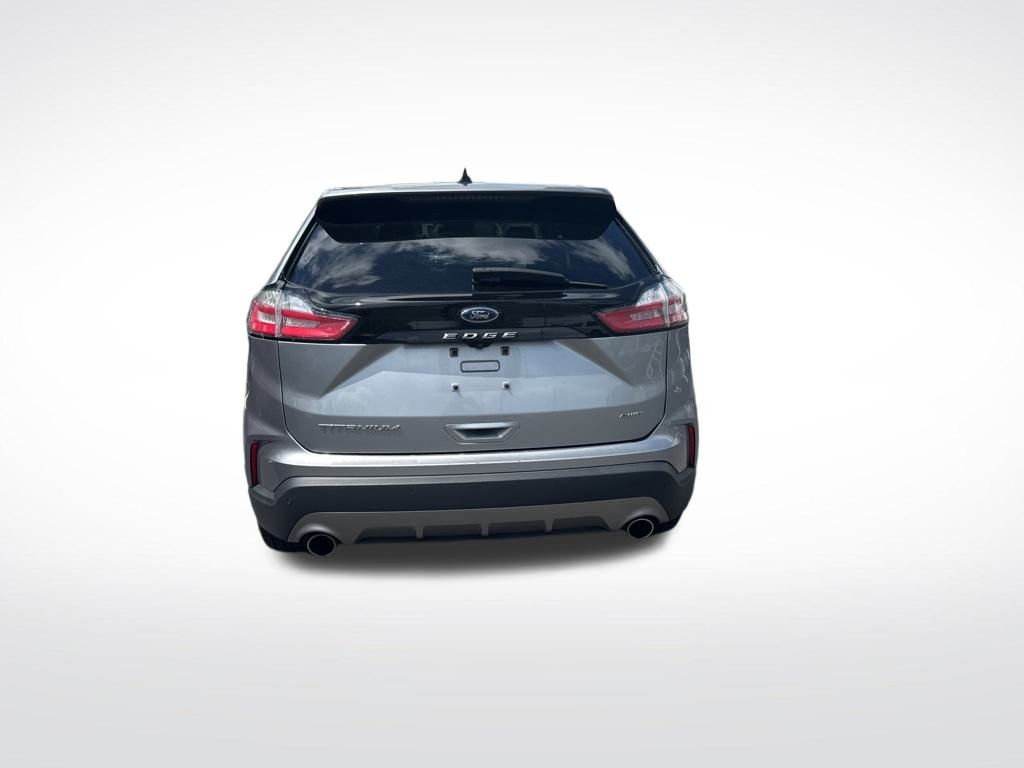 2022 Ford Edge Titanium photo 6