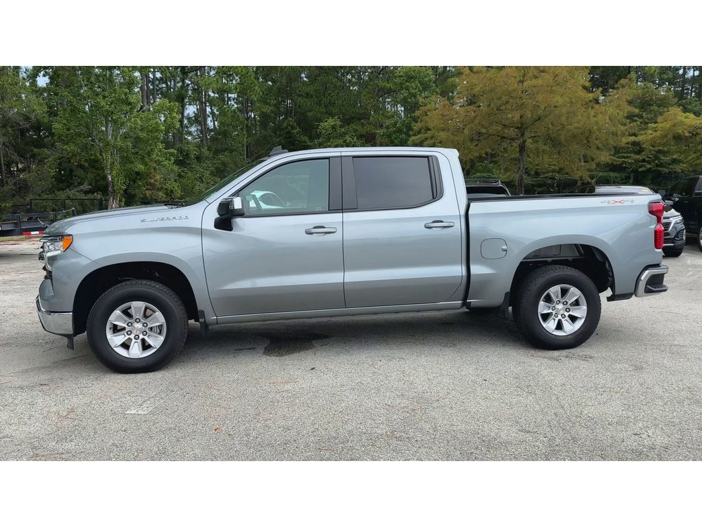 2025 Chevrolet Silverado 1500 LT photo 4