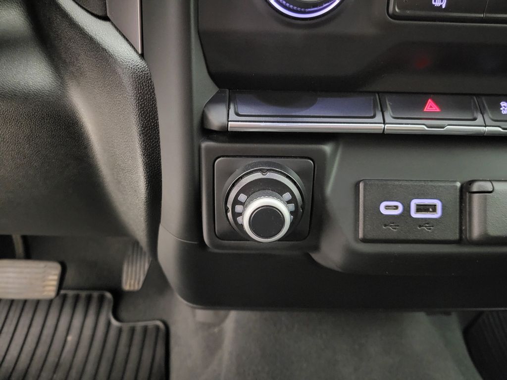 2022 Chevrolet Silverado 2500HD Custom photo 4