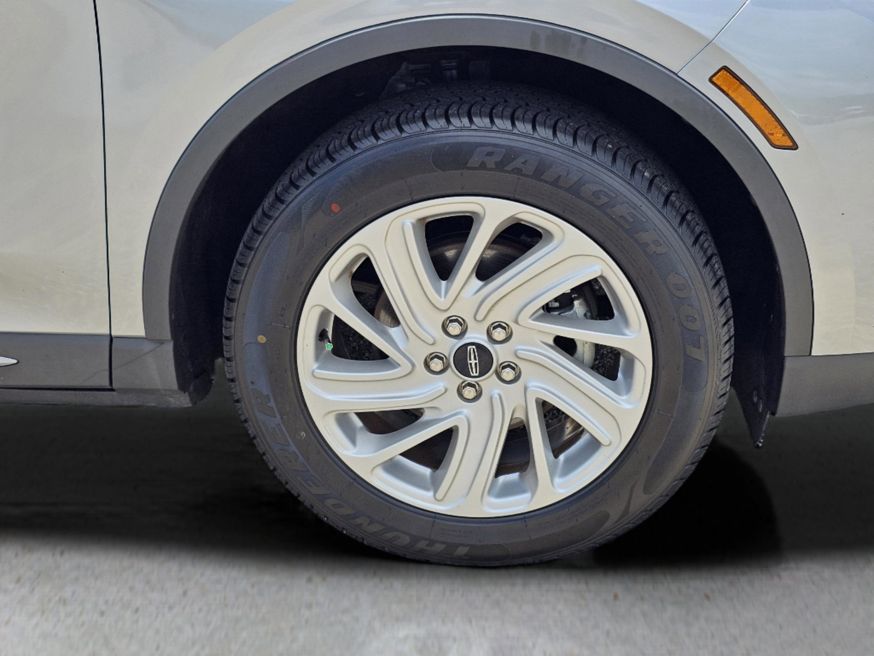 2021 Lincoln Corsair Standard photo 30
