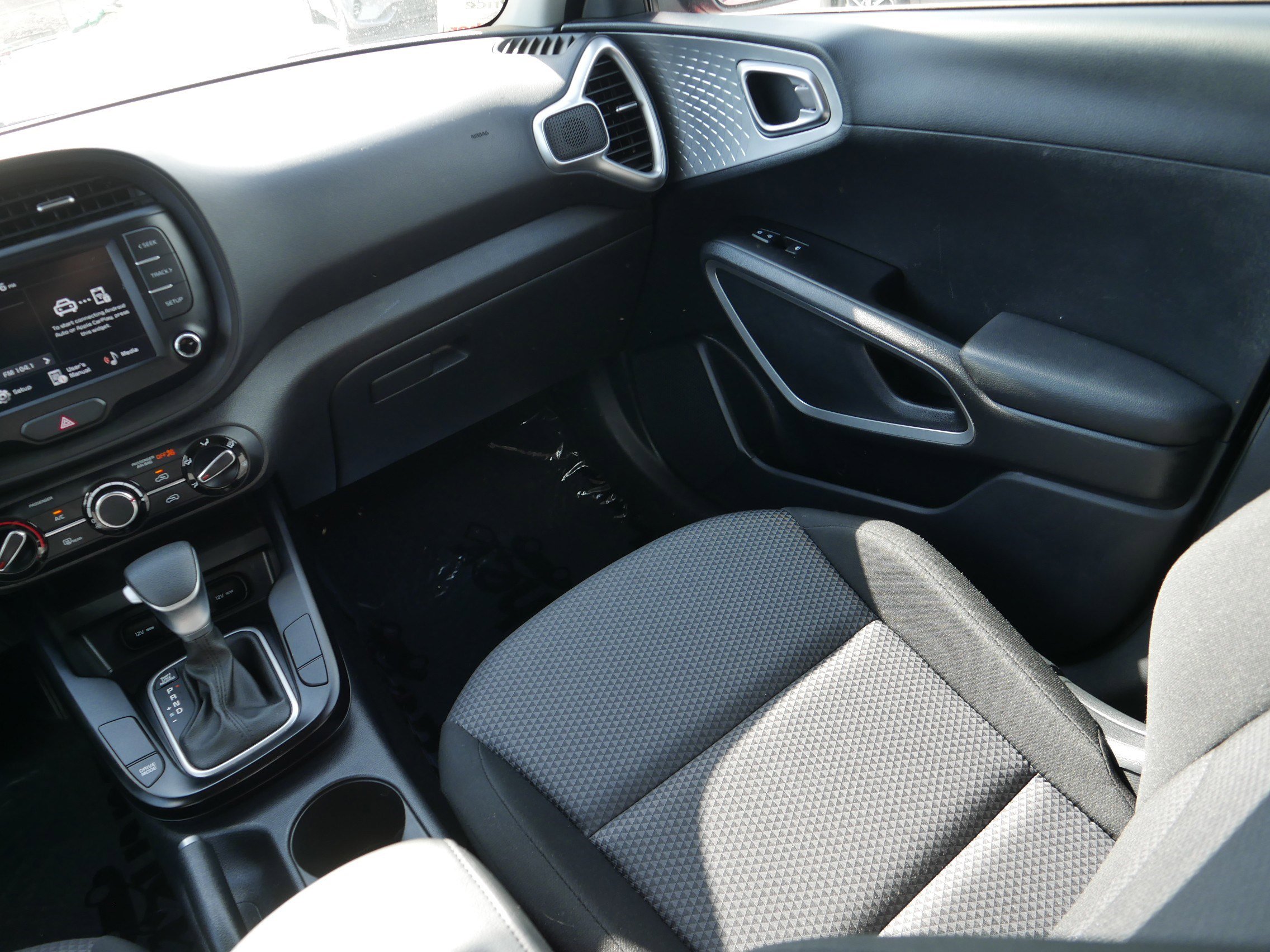 2024 Kia Soul LX S photo 11