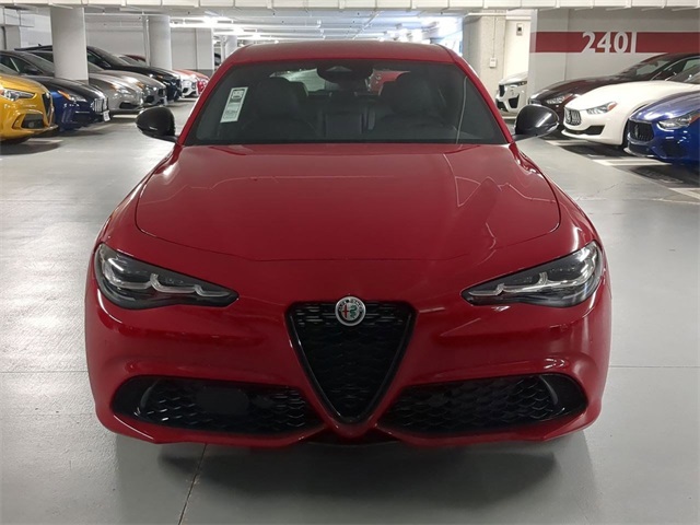 2025 Alfa Romeo Giulia Base photo 2