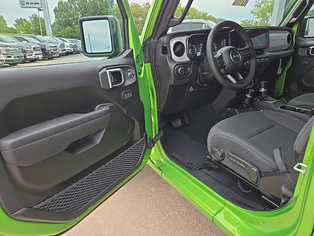 2025 Jeep Wrangler Sport S photo 29