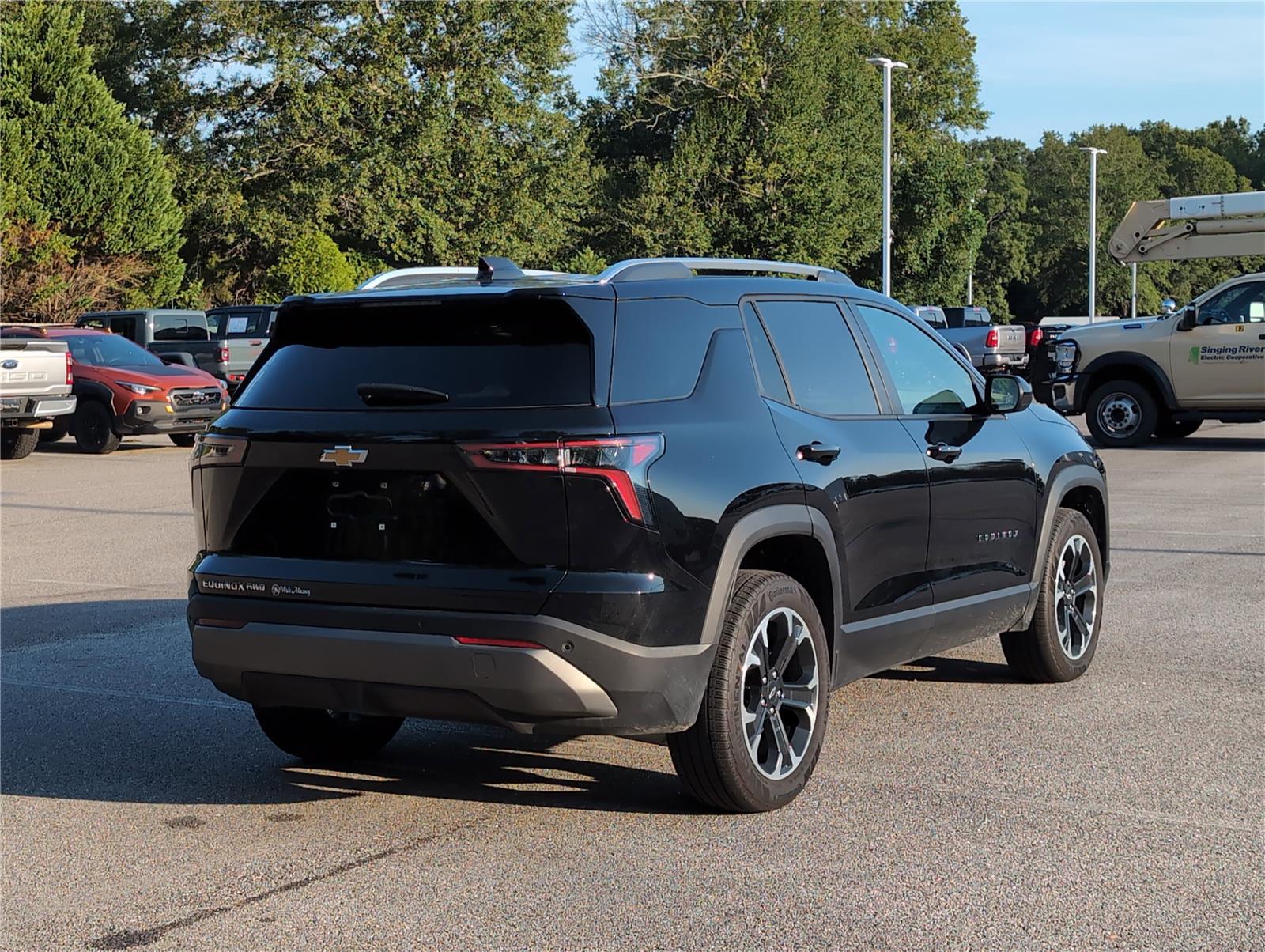 2025 Chevrolet Equinox LT photo 5