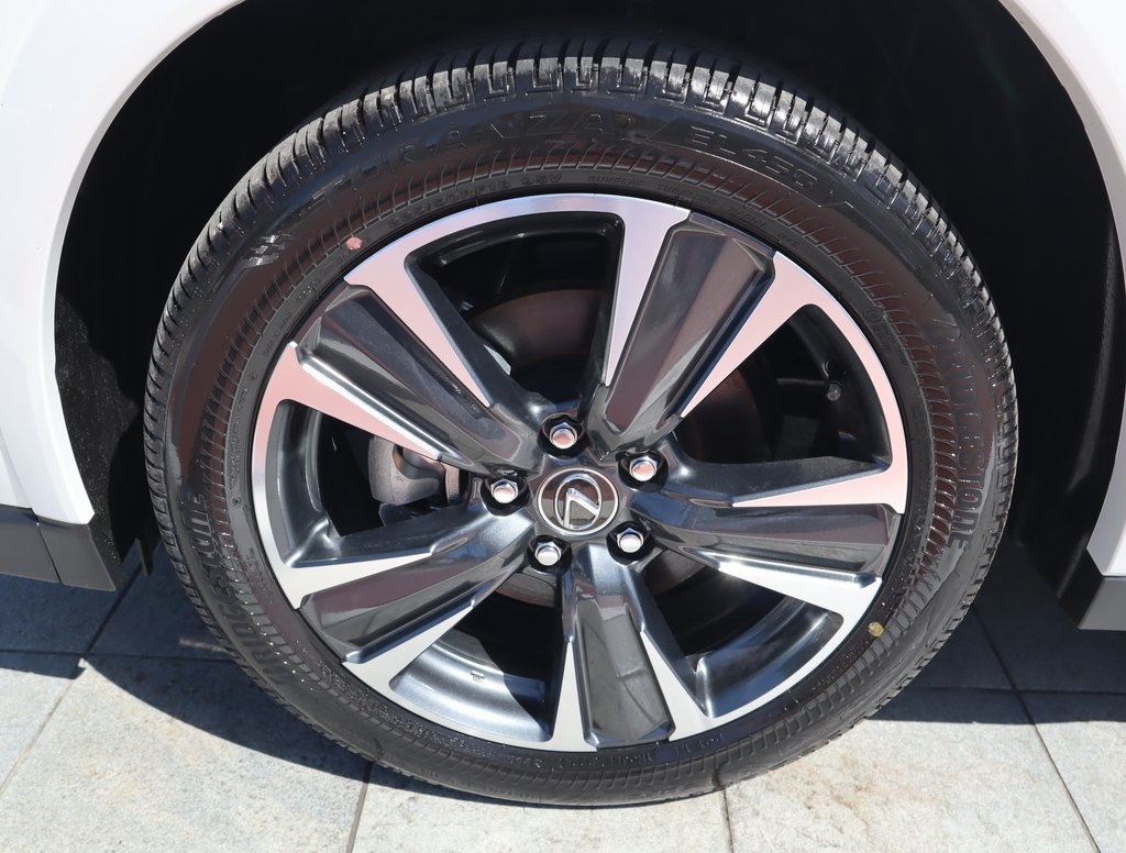 2025 Lexus UX photo 9