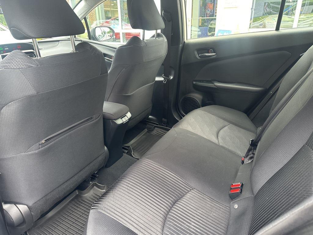 2022 Toyota Prius Prime LE photo 16