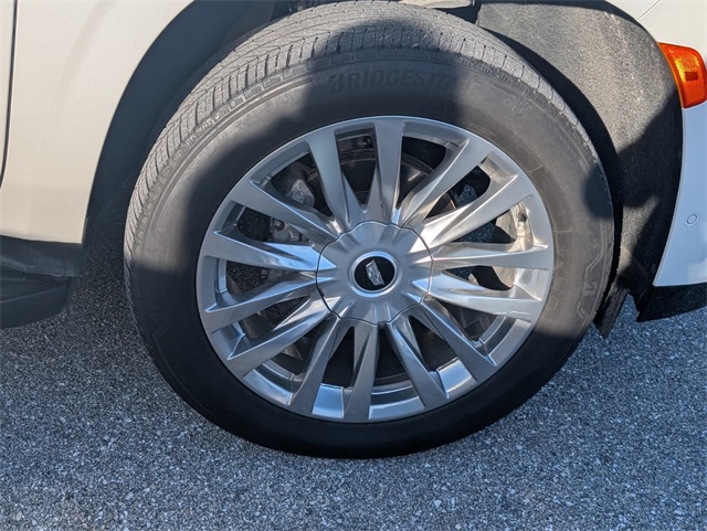 Used 2022 Crystal White Tri-Coat Cadillac Premium Luxury image 19