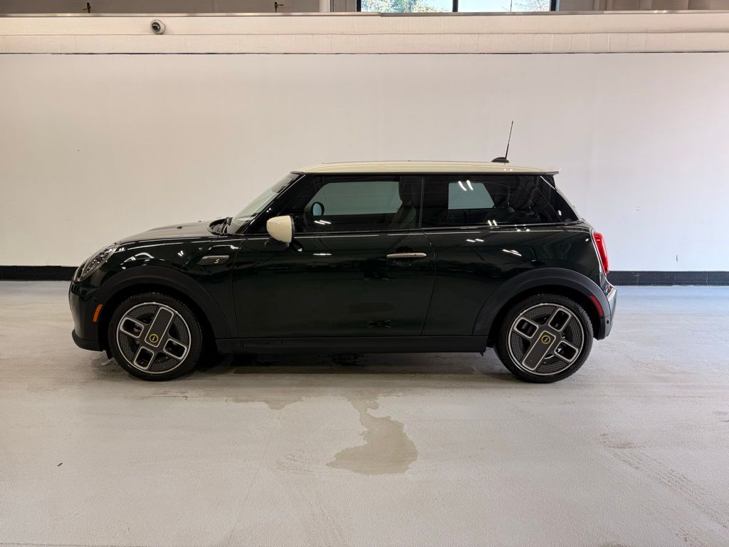 Used 2023 MINI Hardtop 2 Door SE with VIN WMW13DJ01P2T05309 for sale in Golden Valley, Minnesota