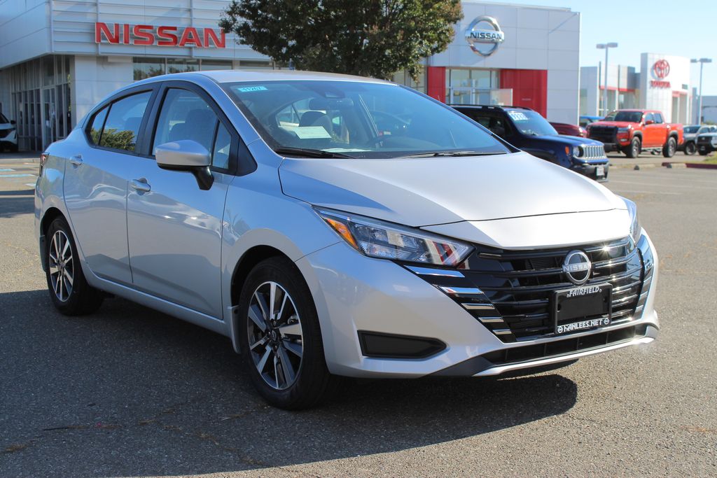 2025 Nissan Versa 1.6 SV photo 4