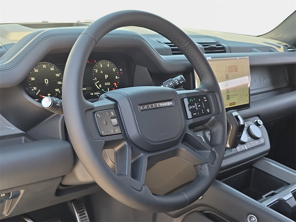 2025 Land Rover Defender 110 V8 photo 15