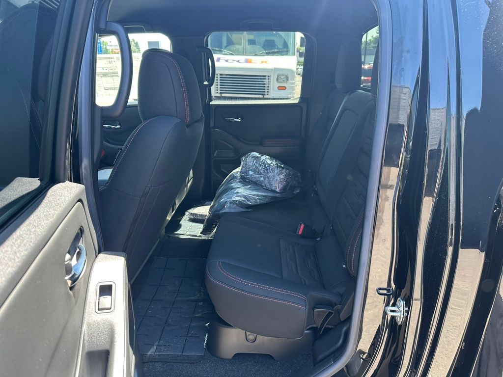 2025 Nissan Frontier PRO-4X photo 23