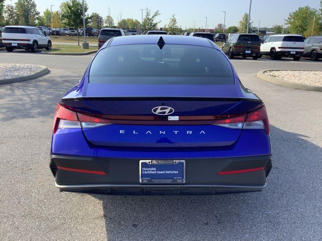 2025 Hyundai Elantra SEL Sport photo 6