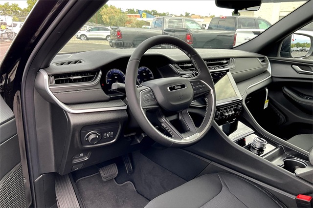 2025 Jeep Grand Cherokee Laredo X photo 6