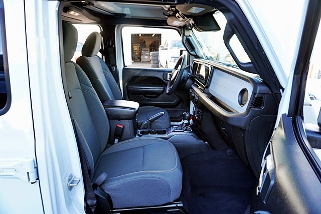 Used 2024 White Jeep Sport S 4xe image 12