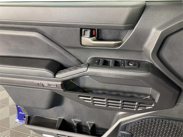 2024 Toyota Tacoma TRD Off-Road photo 19