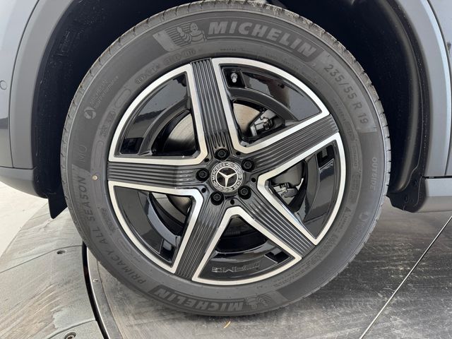 2026 Mercedes Benz GLC 300 photo 3