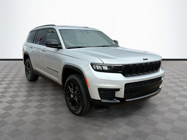 2025 Jeep Grand Cherokee L Altitude's photo