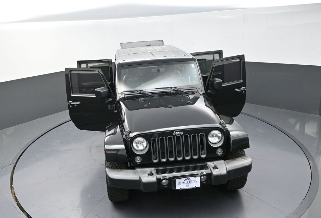 2016 Jeep Wrangler Unlimited Sahara photo 27