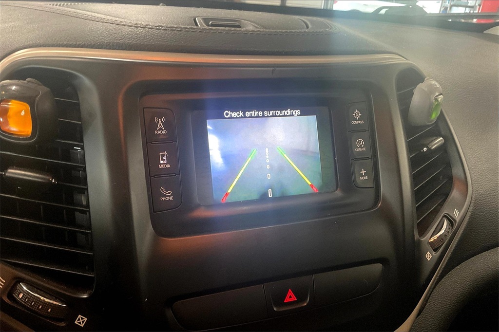 2015 Jeep Cherokee Latitude photo 18