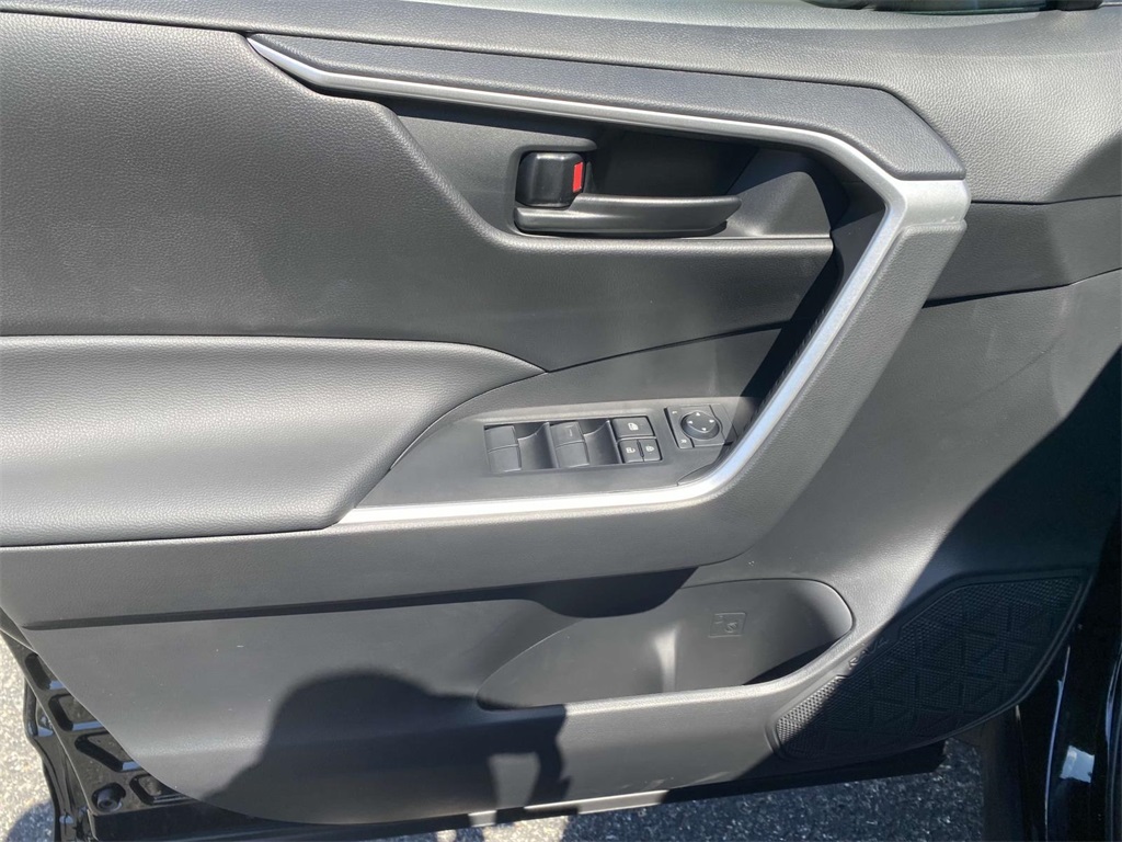 2025 Toyota RAV4 LE photo 11