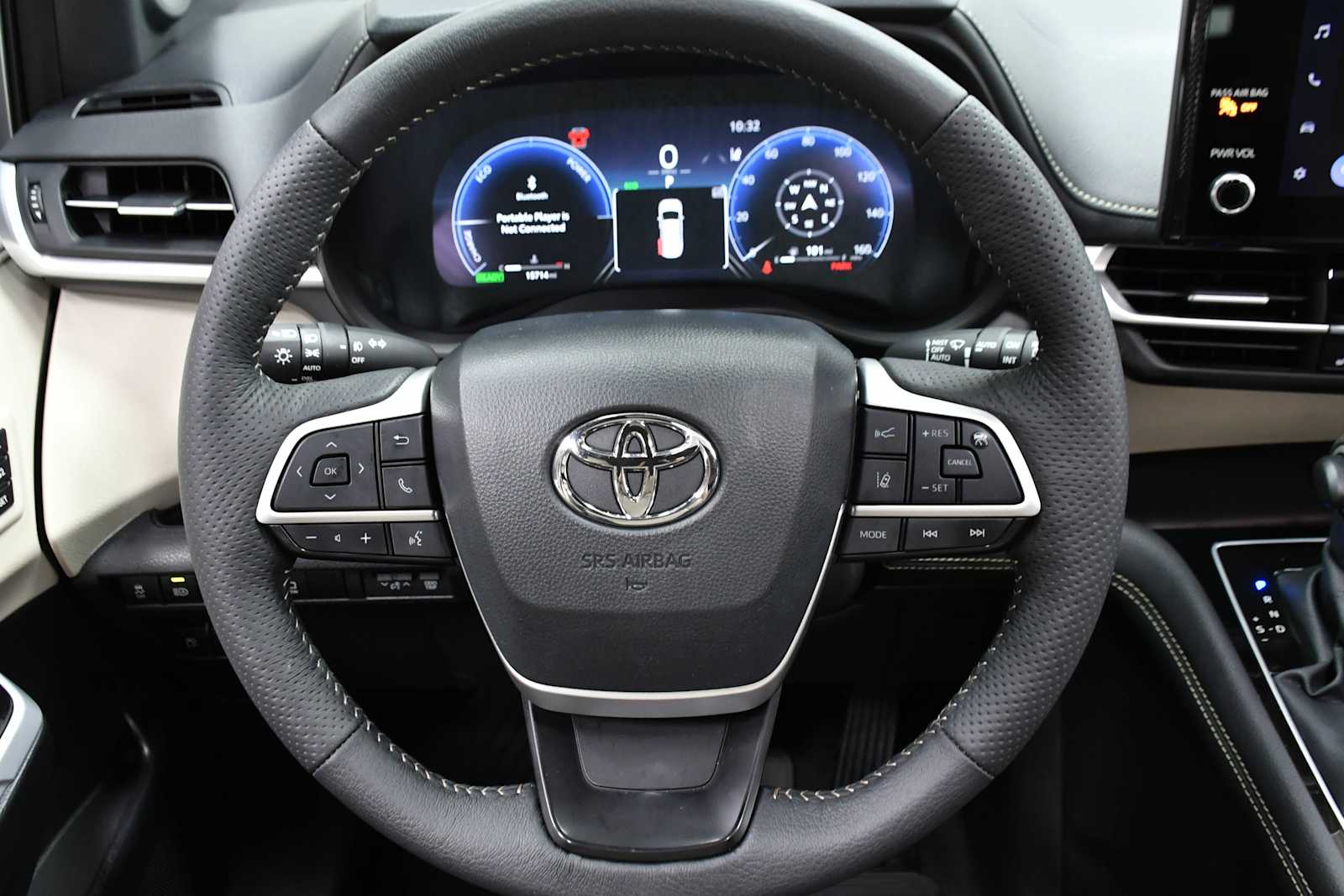 2025 Toyota Sienna Platinum photo 15