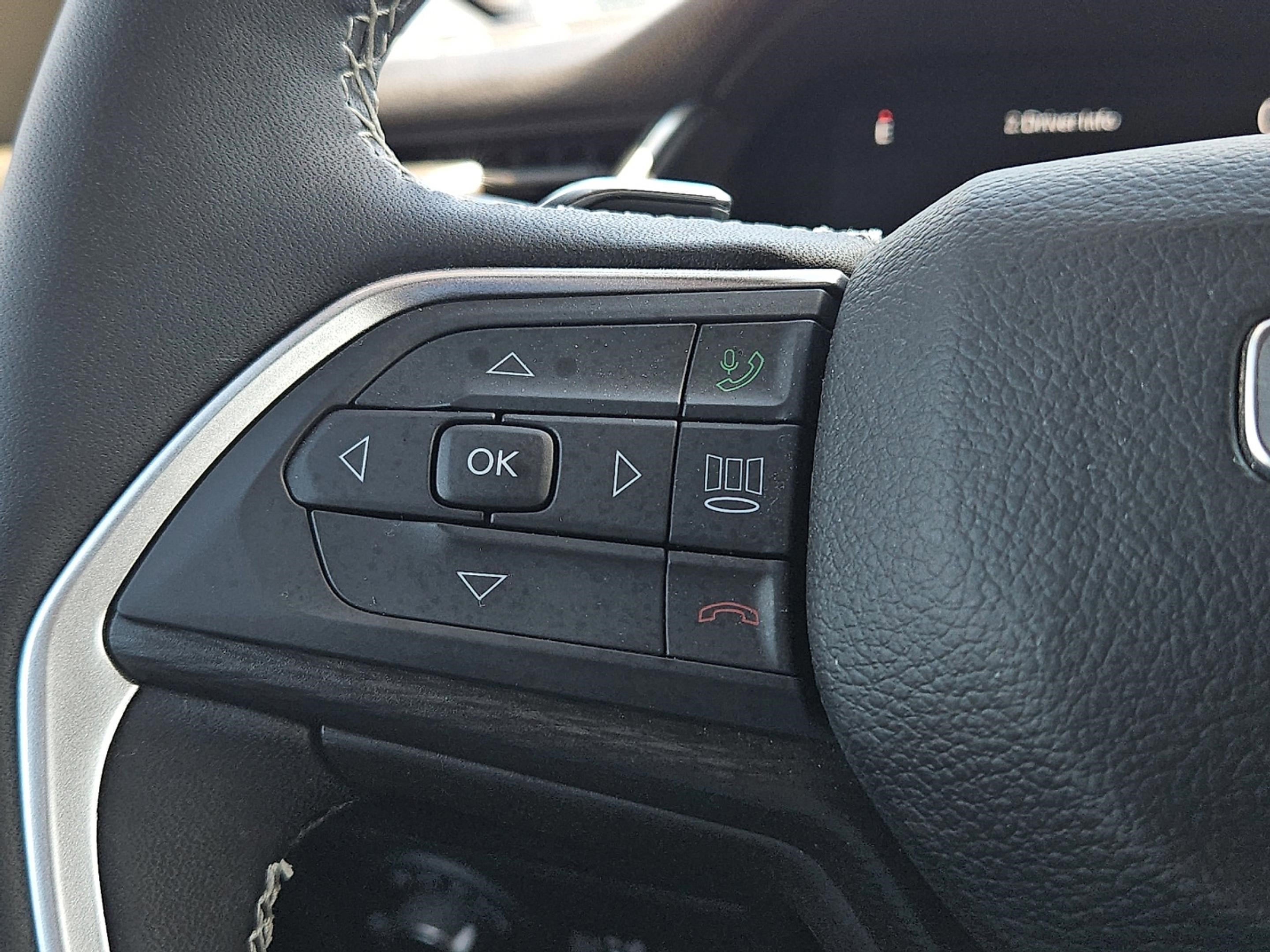 2025 Jeep Grand Cherokee Laredo photo 24
