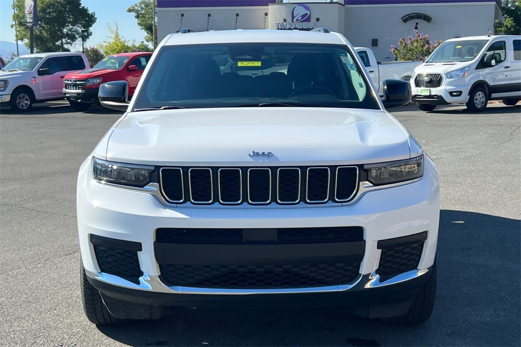 2023 Jeep Grand Cherokee Laredo photo 6