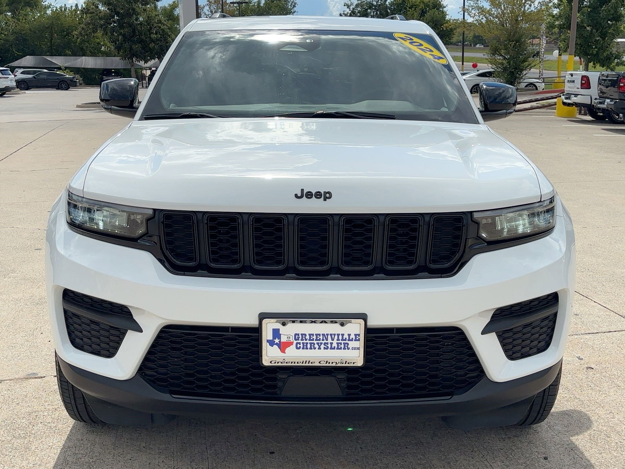 2024 Jeep Grand Cherokee Altitude photo 3