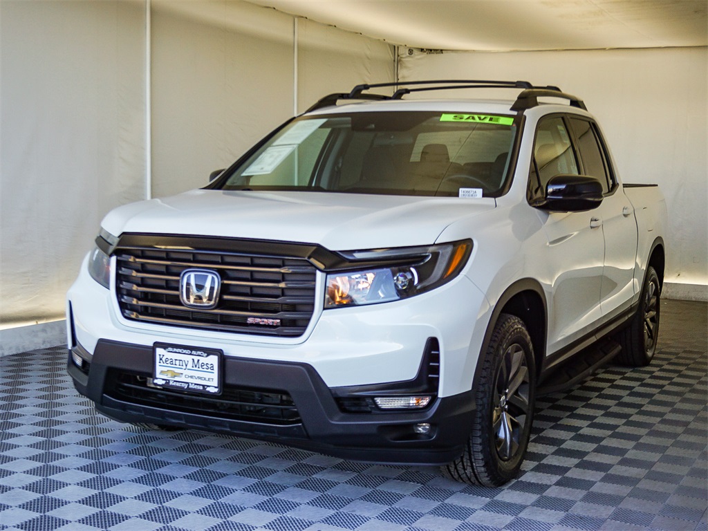 2022 Honda Ridgeline Sport photo 2
