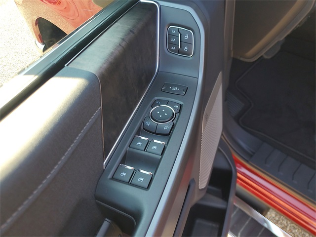 2025 Ford F-250 Lariat photo 20