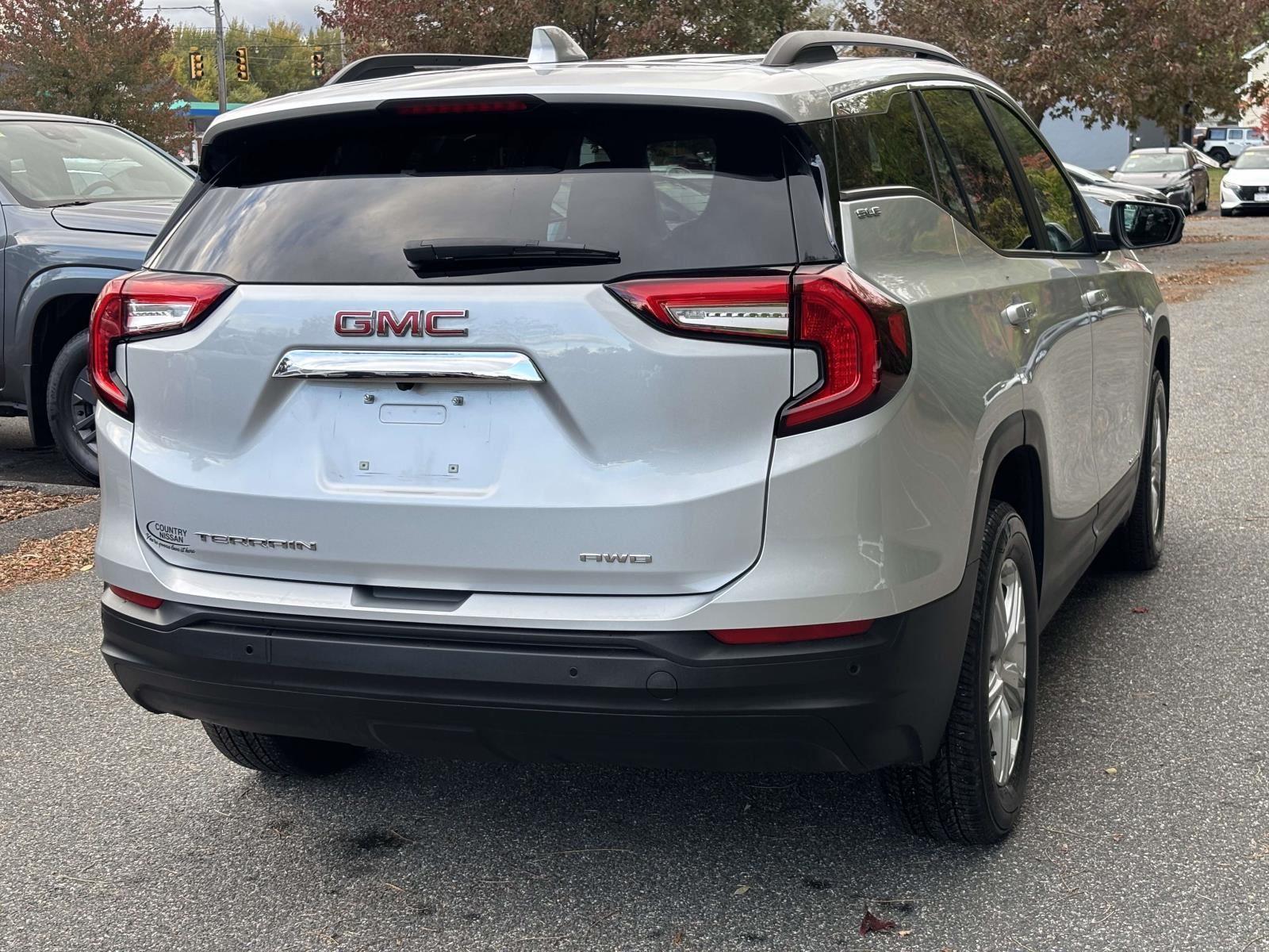 2022 Gmc Terrain SLE photo 2