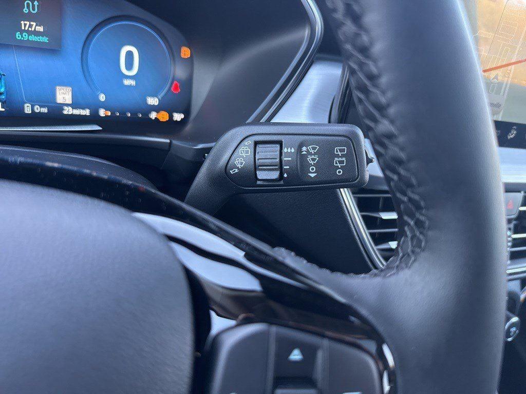 2025 Ford Escape Plug-In Hybrid photo 33