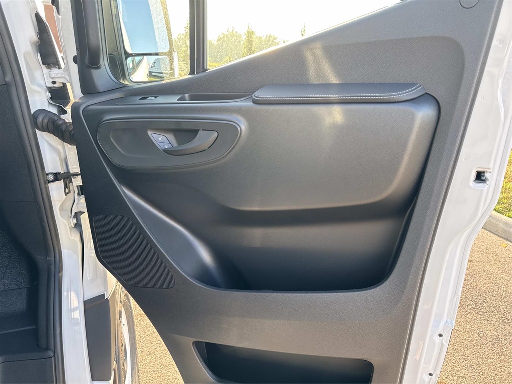 2026 Mercedes Benz Sprinter Crew Van photo 10