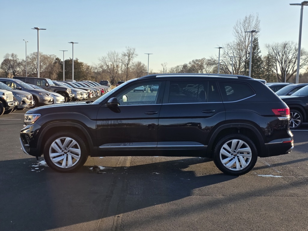 2021 Volkswagen Atlas SEL photo 2