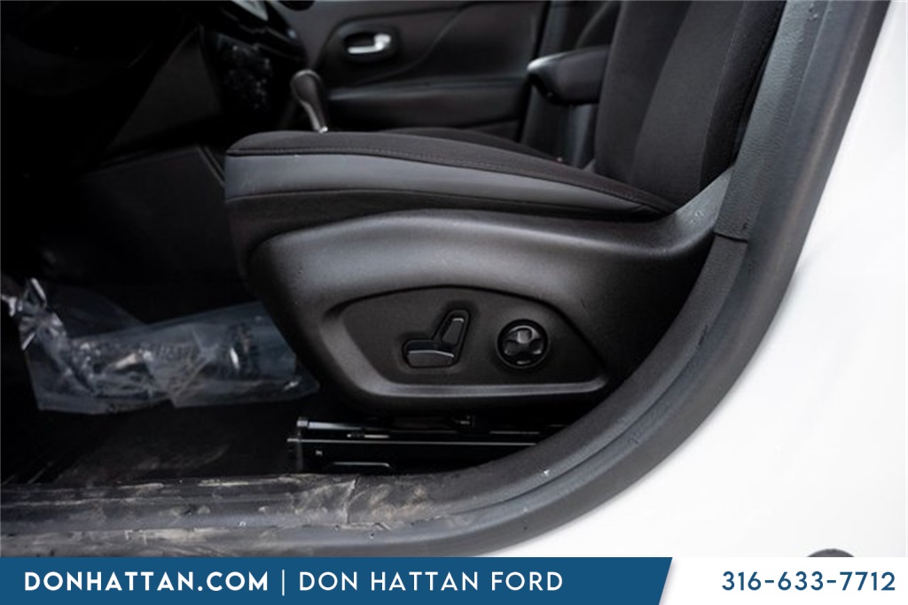 2019 Jeep Renegade Latitude photo 19