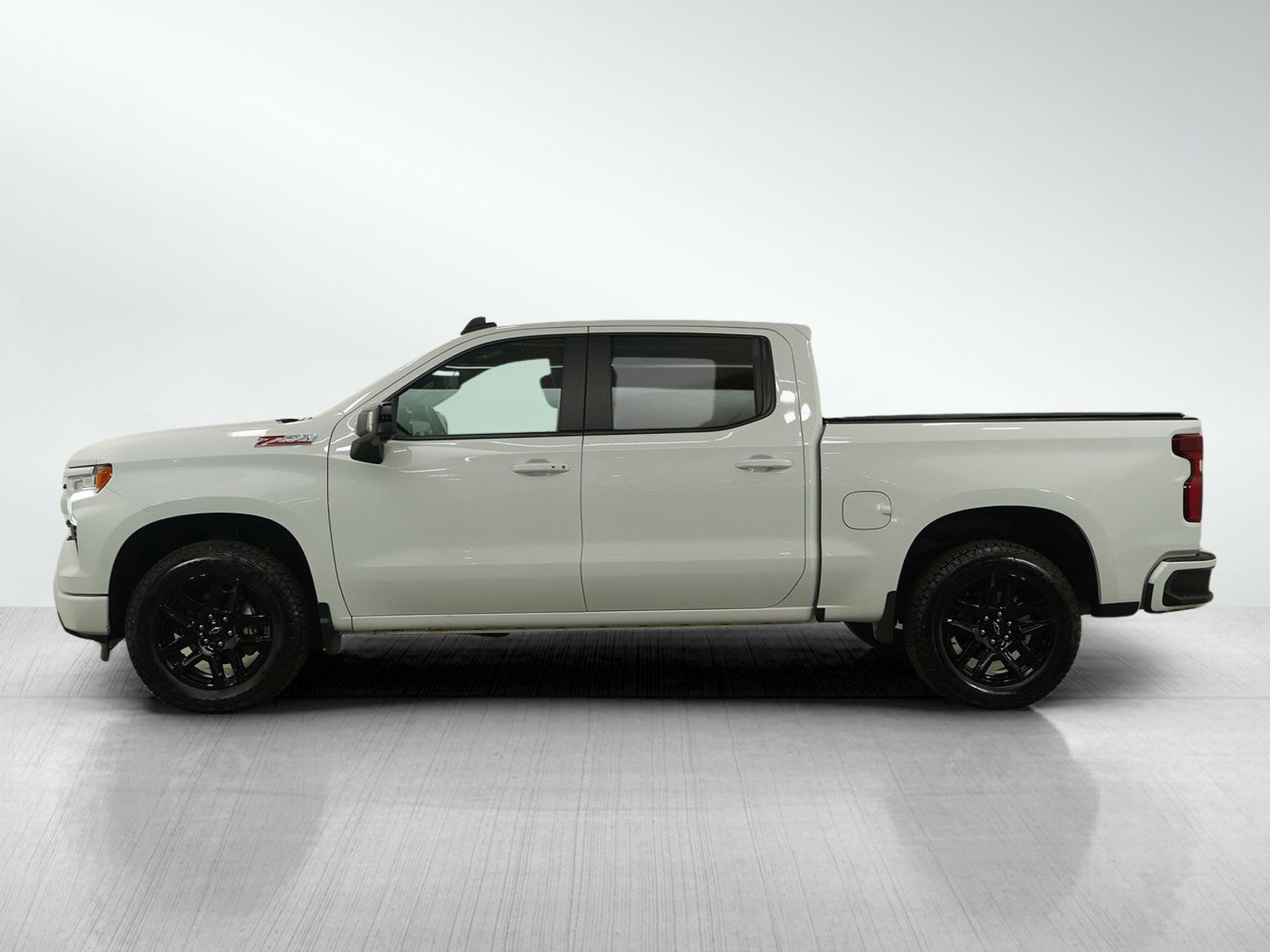 Used 2024 Chevrolet Silverado 1500 RST with VIN 1GCUDEED8RZ169769 for sale in White Bear Lake, Minnesota