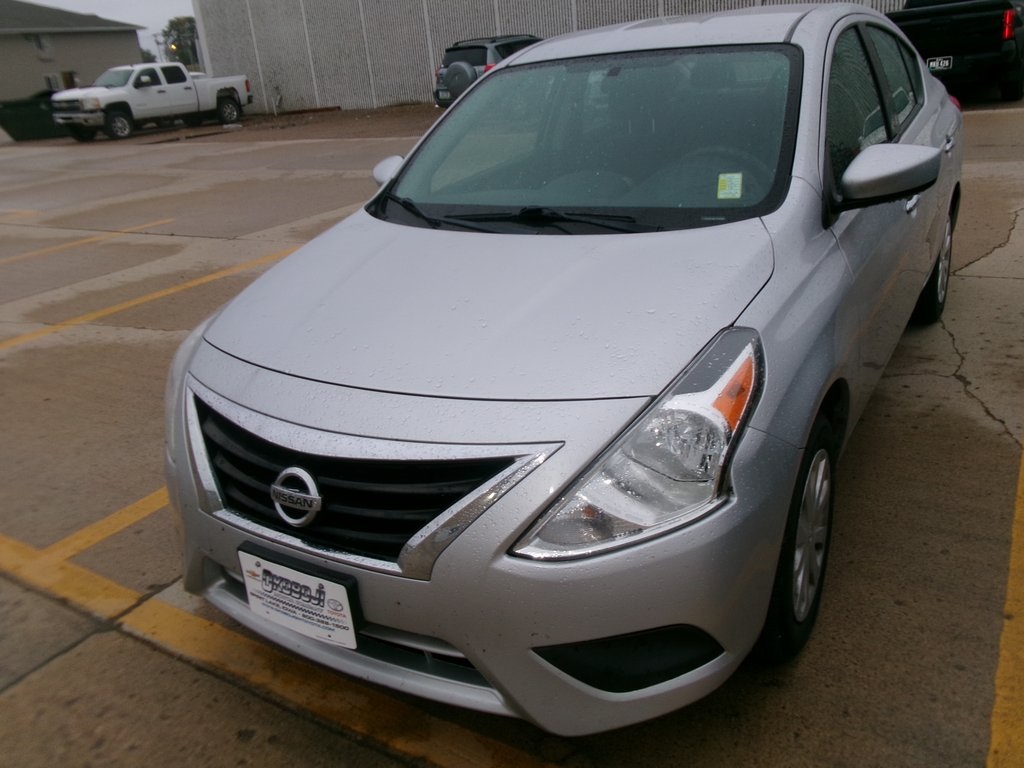 2016 Nissan Versa Sedan