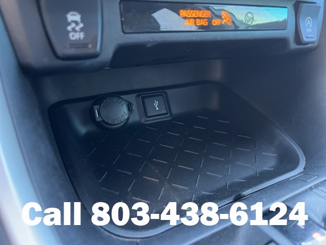 2021 Toyota RAV4 XLE photo 23