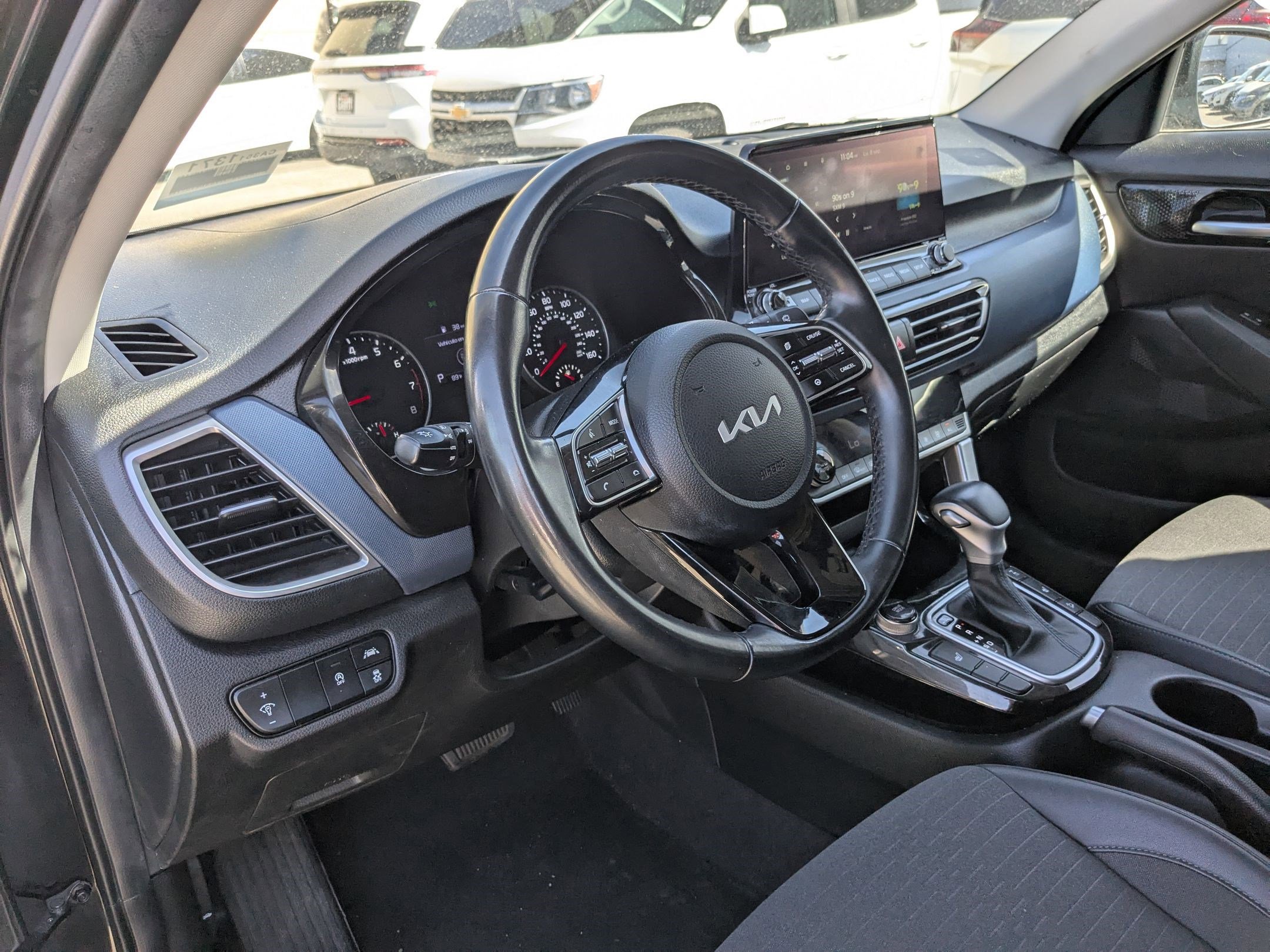 2023 Kia Seltos Nightfall Edition photo 9